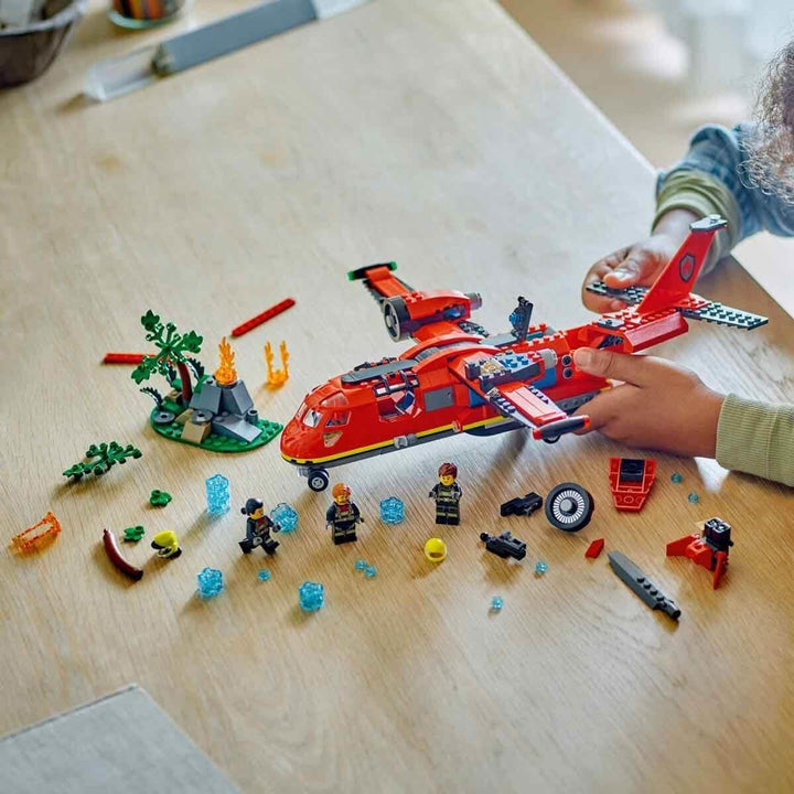 LEGO City Firefighting Plane, Set de pompieri cu avion jucărie pentru copii, set de construcție cu 3 figuri de pompieri și decor de incendiu, idee excelentă de cadou pentru băieți și fete de la 6 ani 60413 Seturi de constructie Besuche den LEGO-Store