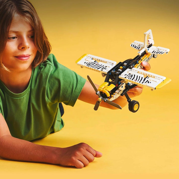 Avion cu elice LEGO Technic, jucărie construibilă pentru copii, cadou pentru băieți și fete de la 8 ani, model de avion cu elice rotativă și motor cu piston cu 4 cilindri 42198 Seturi de constructie Besuche den LEGO-Store