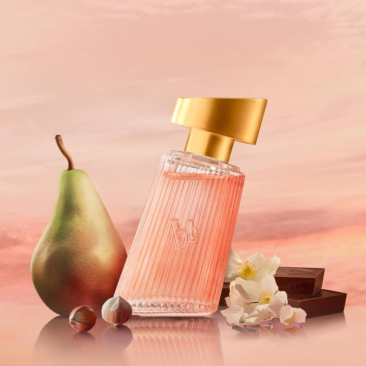 Bruno Banani Magnetic Woman Eau De Parfum, Parfum Captivant pentru Femei, Parfum Gurmand Chihlimbar cu Formulă Vegană, Extra Durată, 30 ml