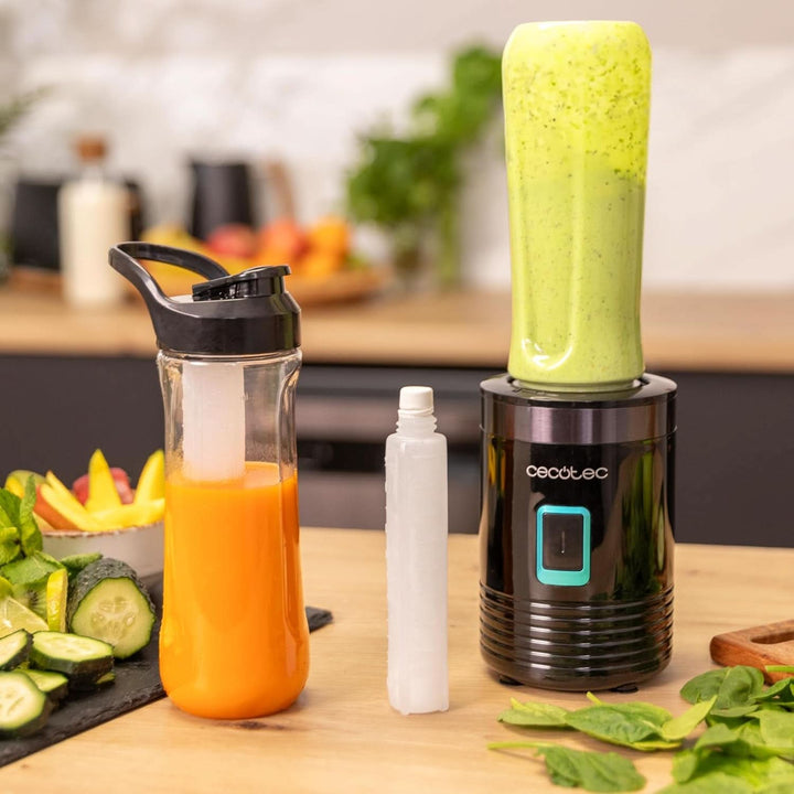Cecotec Tragbarer Einzelstandmixer Power Titanium 300 Easygo. 350W, Zerkleinert Eis, 4 Klingen Mit Schwarzer Titanbeschichtung, Inklusive 2 Kühlröhren, 2 Tragbaren Bechern Und 2 Deckeln Mama si Copilul Naty Shop