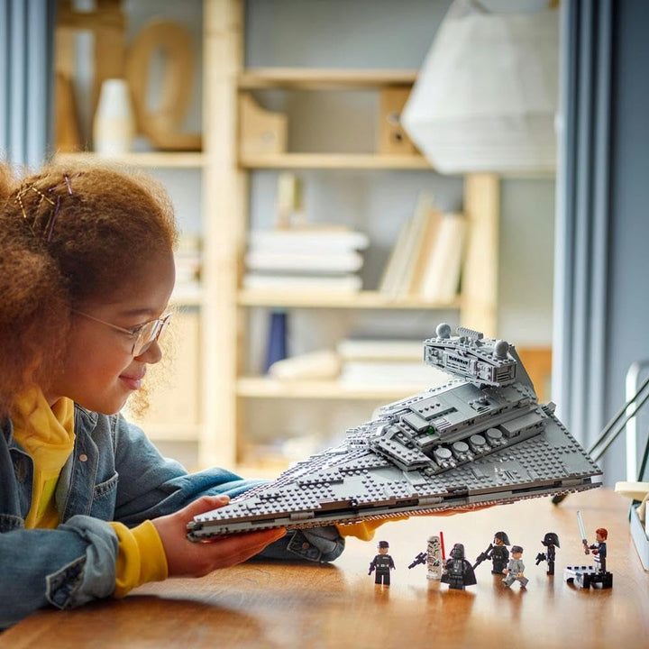 LEGO Star Wars Imperial Star Destroyer, Set navă stelară, Jucărie de construcție, Playset cu Darth Vader și Cal Kestis, Cadou de ziua de naștere pentru băieți, fete și fani 75394 Seturi de constructie Besuche den LEGO-Store