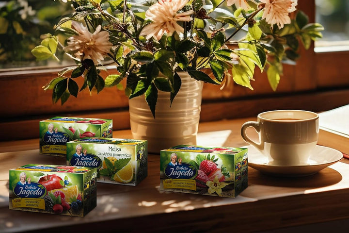 Babcia Jagoda - Ceai de fructe „Fruchtige Verführung” - 20 pliculețe de ceai - Cu hibiscus, măr, aronia, mure, măceșe, coajă de portocală - Aromă intensă de fructe, fără cofeină, vegan, natural, Cay - 40G