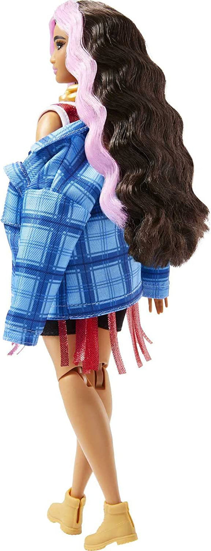 Barbie HDJ46 - Păpușă extra în rochie cu tricou de baschet și accesorii, cu animal de companie Corgi, păr creț extra lung cu șuvițe roz și articulații flexibile, jucărie cadou pentru copii de peste 3 ani Papusi Naty Shop