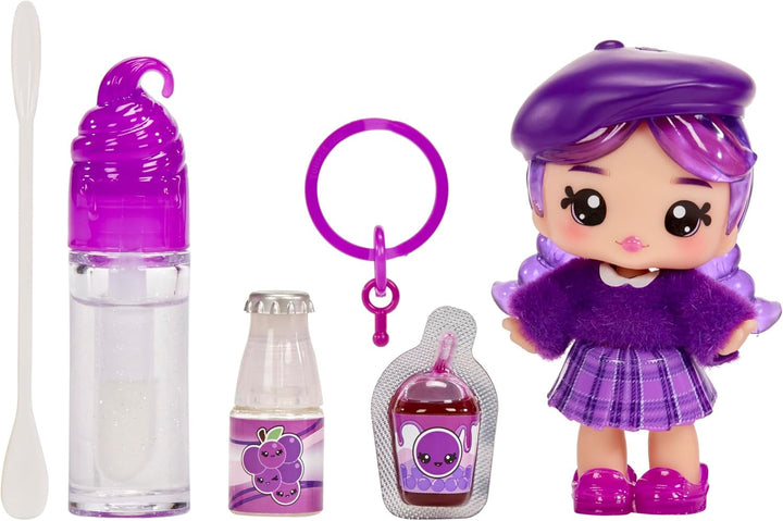 Papusa cu luciu de buze Yummiland - Mystery Chase - Include set de luciu de buze DIY, potrivit pentru copii cu vârsta de 4 ani și peste Papusi Naty Shop Greta Grape Seria 1