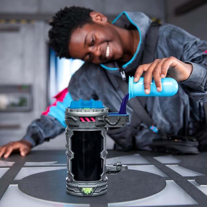 Mutatori; Mutați bestia supremă. Experimentați și creați figura de acțiune Stealth Panther de la Mrbeast. 3 de colecționat, Iconic Panther, Stealth Panther, Metallic Panther Action figures Naty Shop